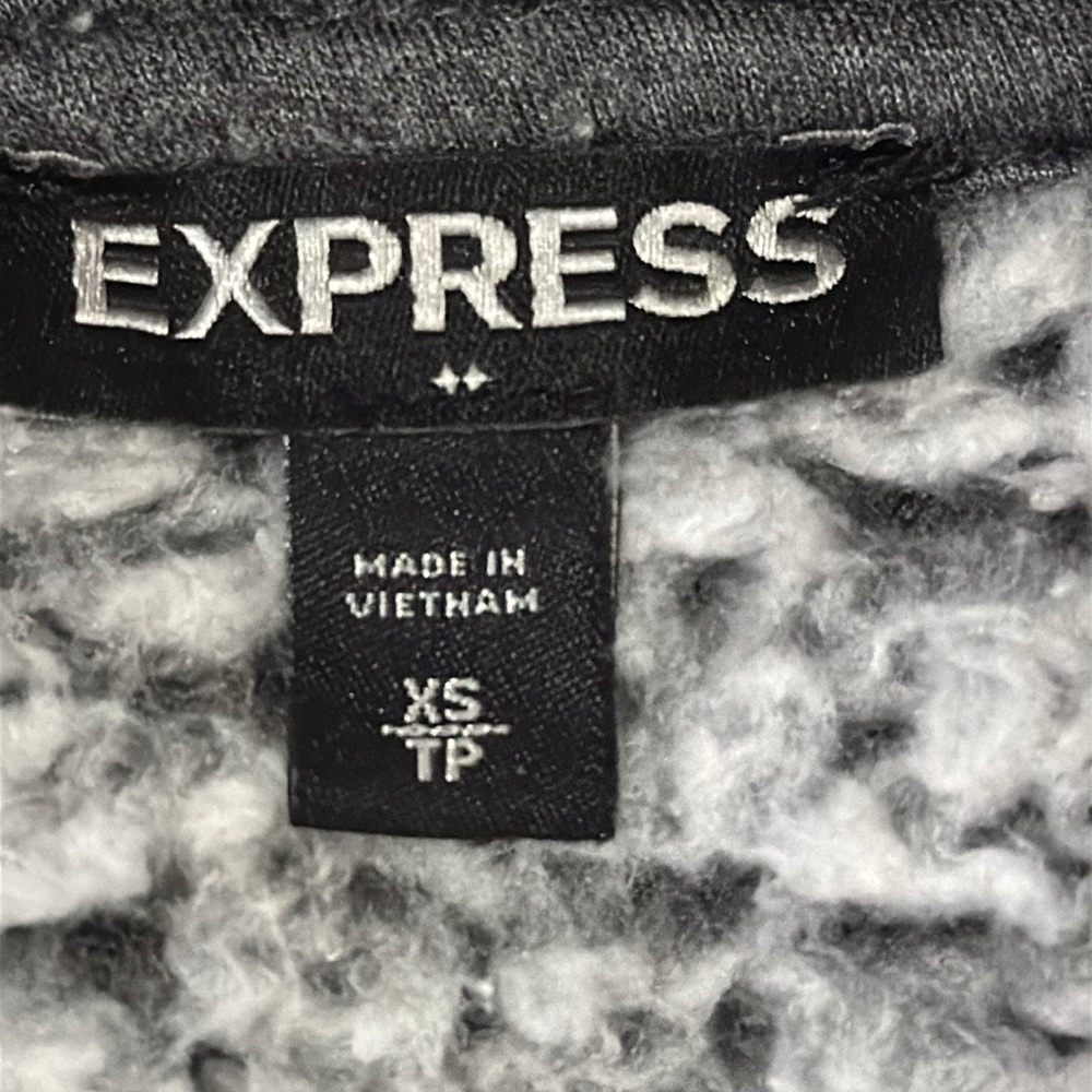Women’s Express Sherpa 3/4 zip shirt. Size XS - Picture 5 of 8